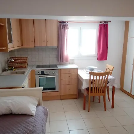 Panagos Quiet Hidden Apartment *