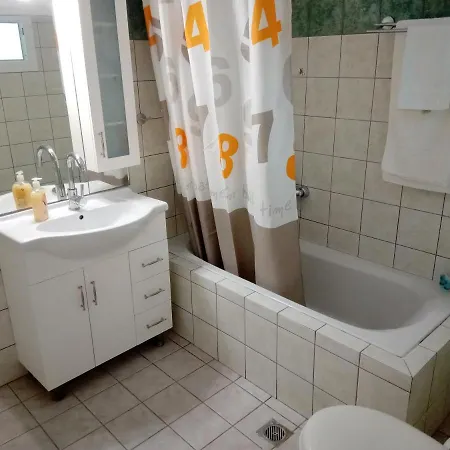 Panagos Quiet Hidden Apartment *